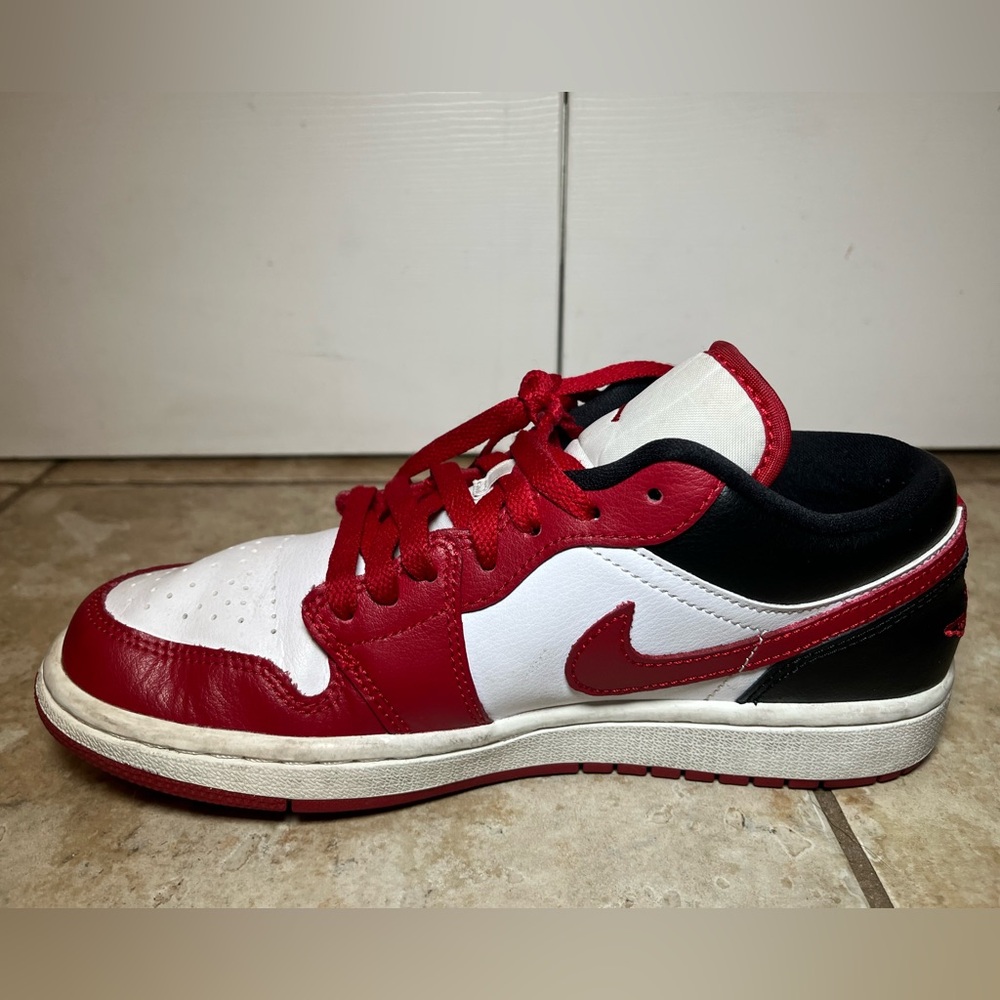 Size 8W - WMNS Jordan 1 Retro Low “Reverse Black Toe” DC0774-160 100% Authentic - Picture 6 of 8